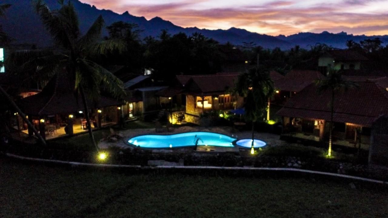 Gopalan Borobudur Hotel Magelang Exterior foto