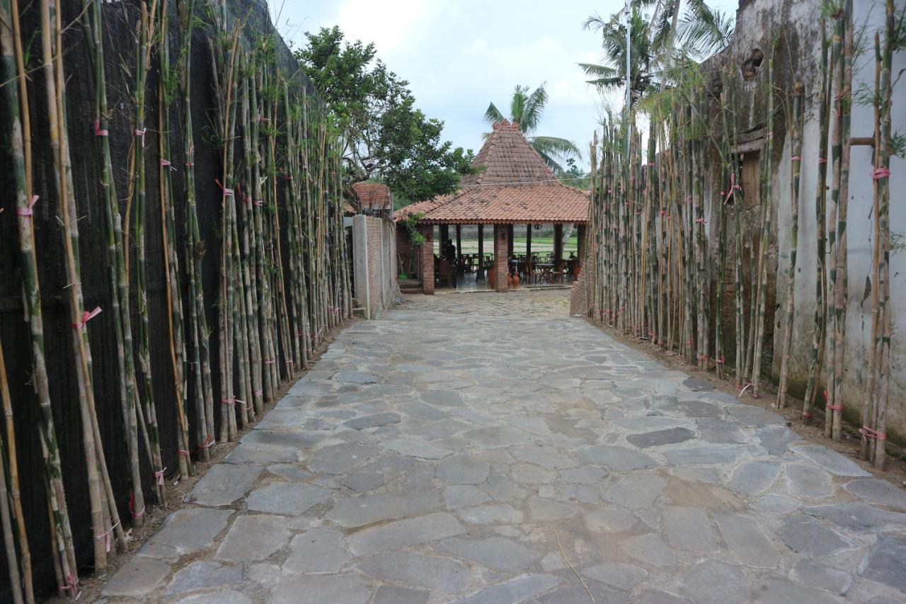 Gopalan Borobudur Hotel Magelang Exterior foto