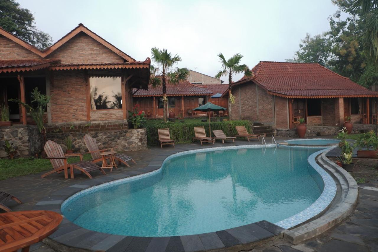 Gopalan Borobudur Hotel Magelang Exterior foto
